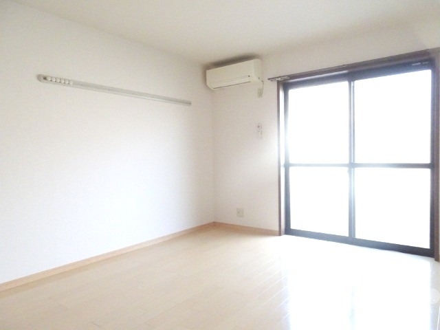 居室・リビング　洋室広々♪