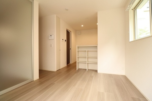 居室・リビング　リビングは２面採光