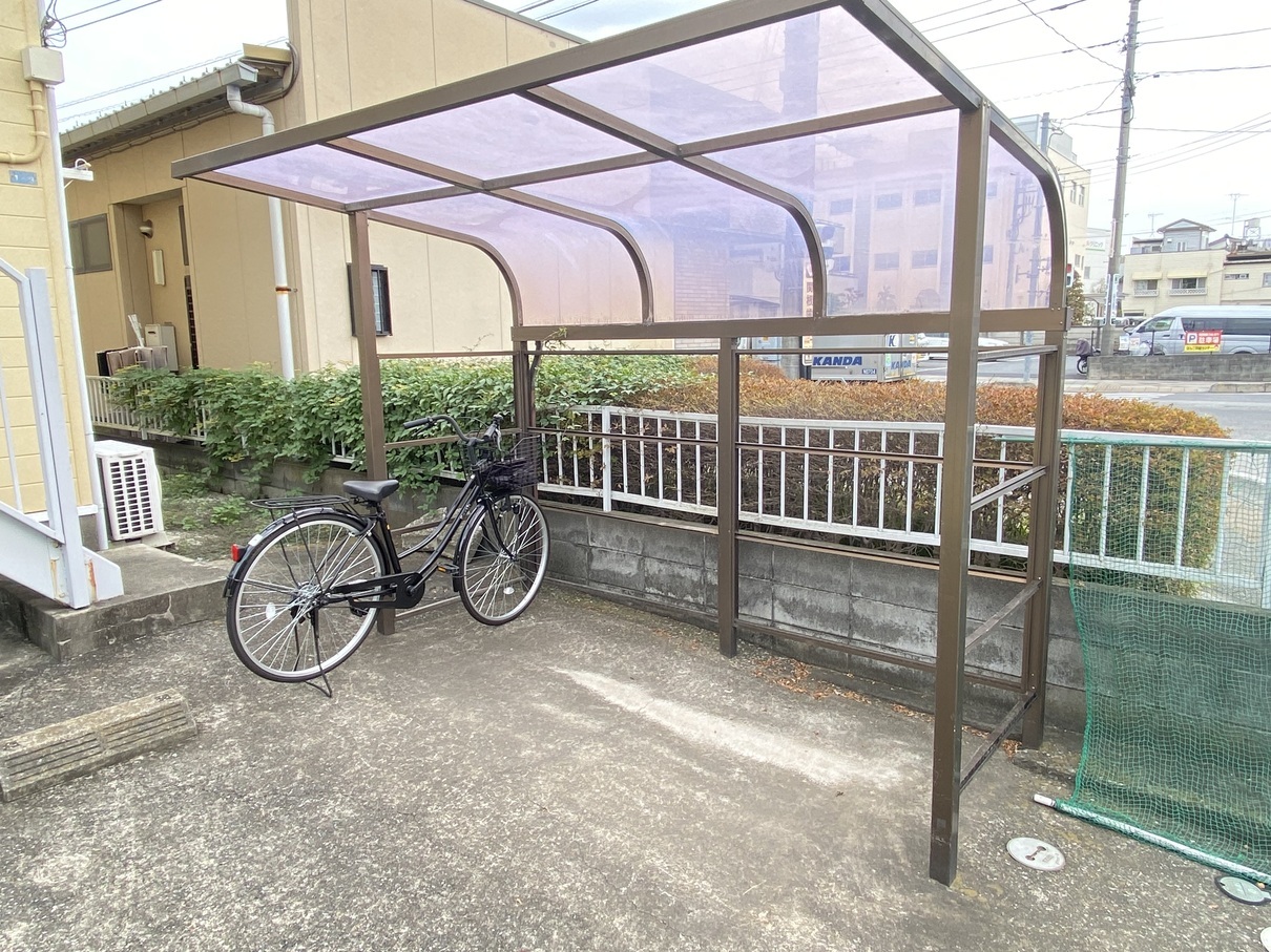 その他共有部分　☆屋根付きの駐輪場です☆