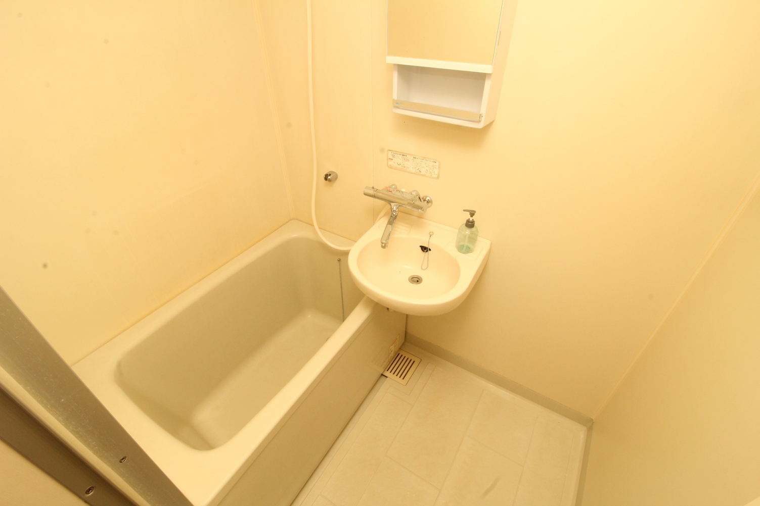 バス・シャワールーム　☆もちろんバス・トイレ別です☆