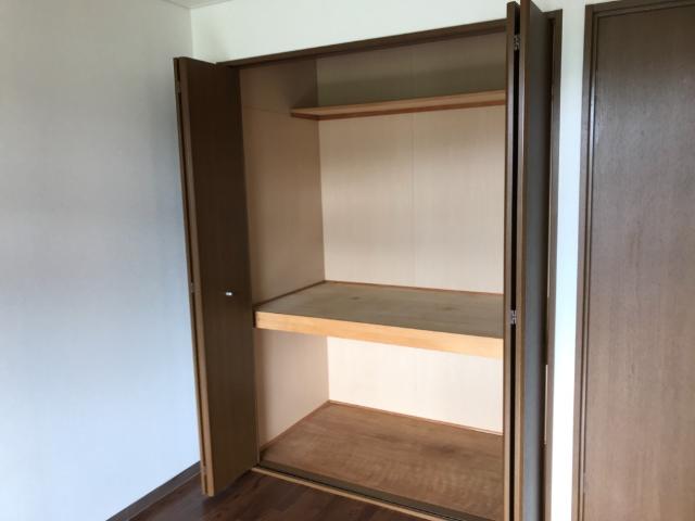 収納　南西洋間　収納