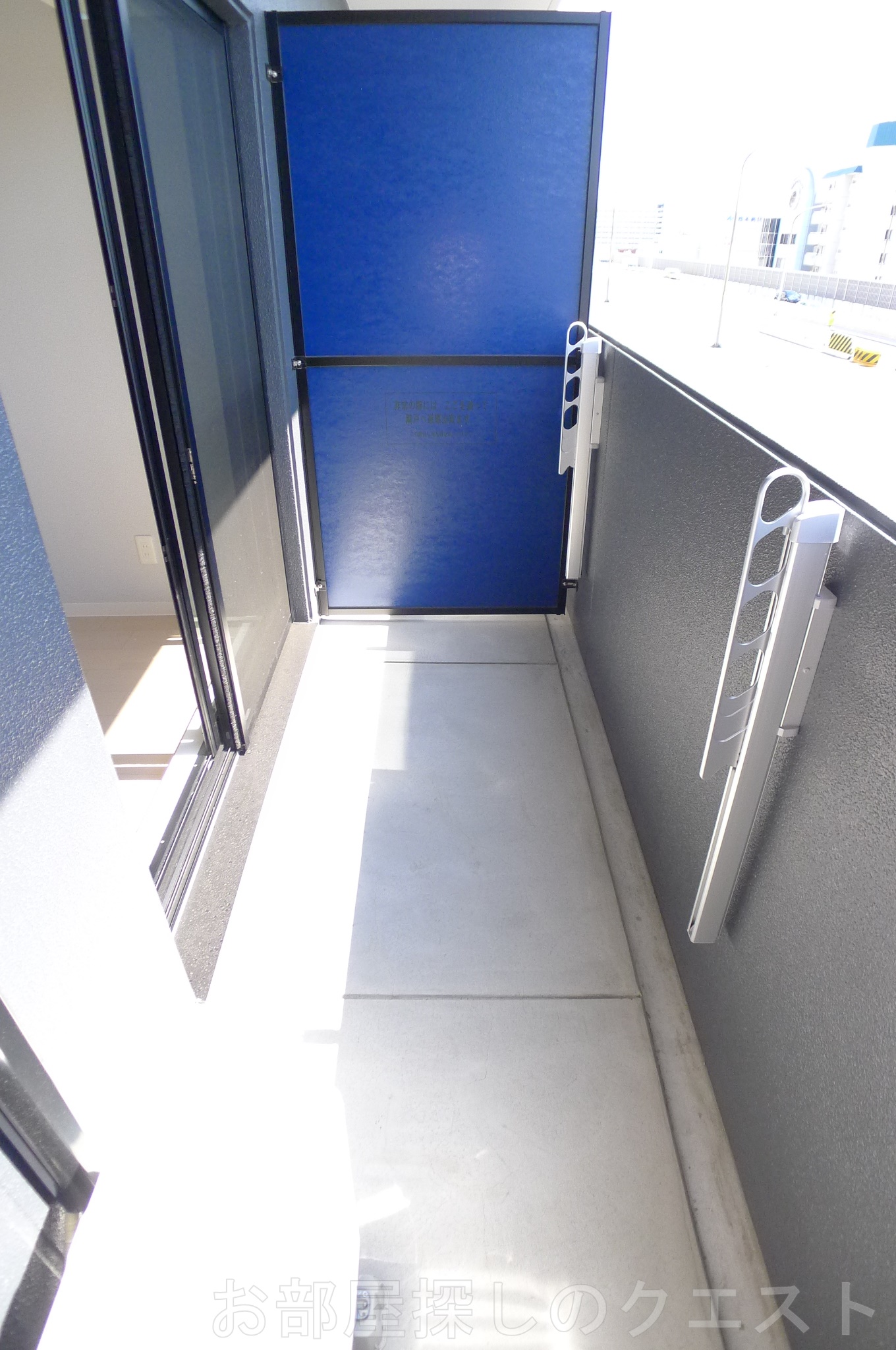 バルコニー　（写真は同タイプ）