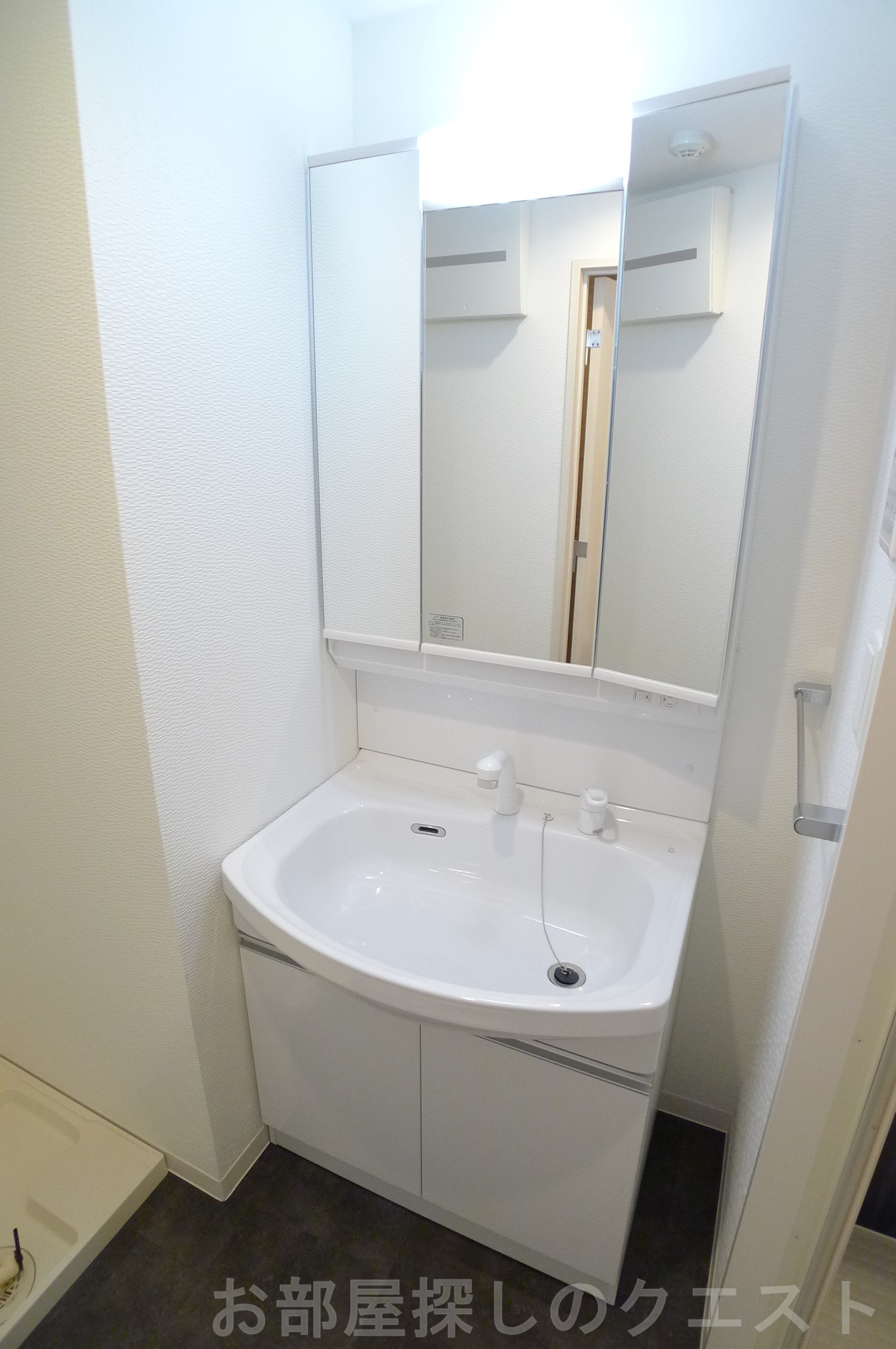 洗面設備　（写真は同タイプ）