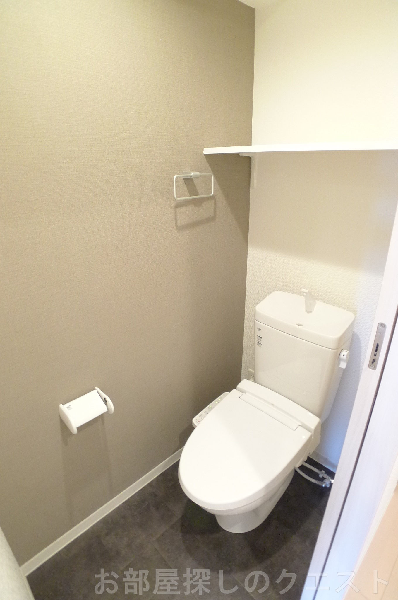 トイレ　（写真は同タイプ）