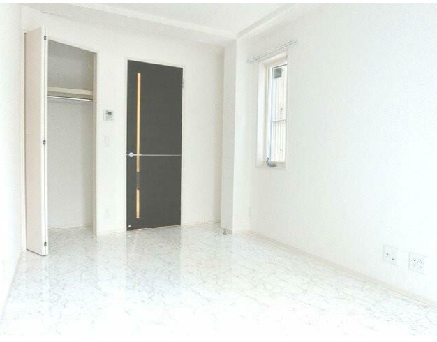 居室・リビング　リビングを別角度から