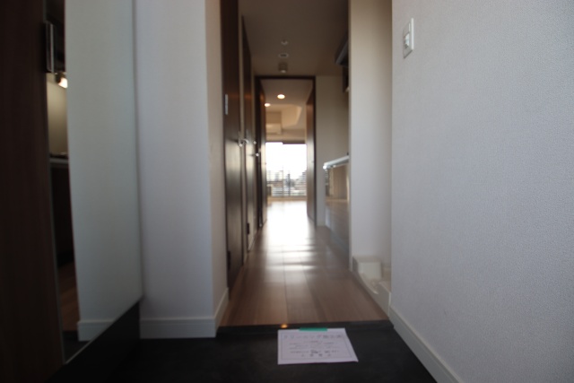 玄関　※別室の参考写真の為、現況優先です。