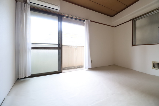 居室・リビング　※別室の写真です