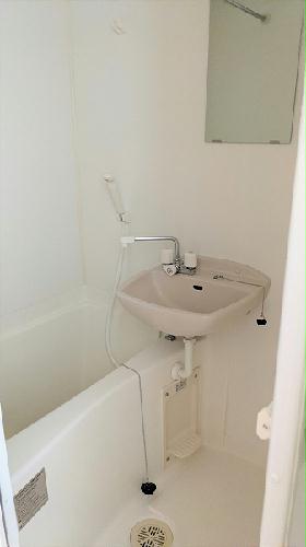 バス・シャワールーム　現況優先。設備・仕様は現地と異なる場合あります。