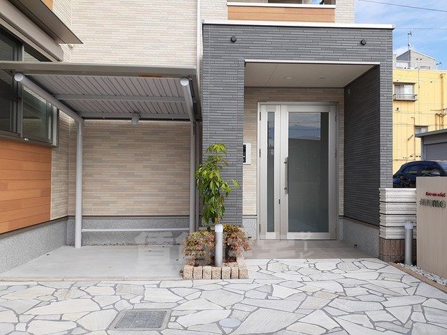 エントランス　八尾総合病院様まで138m