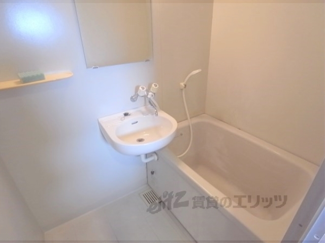 バス・シャワールーム　バス