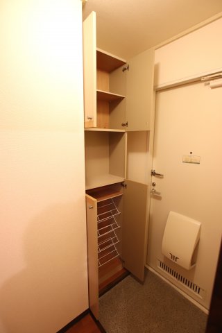 収納　シューズボックス