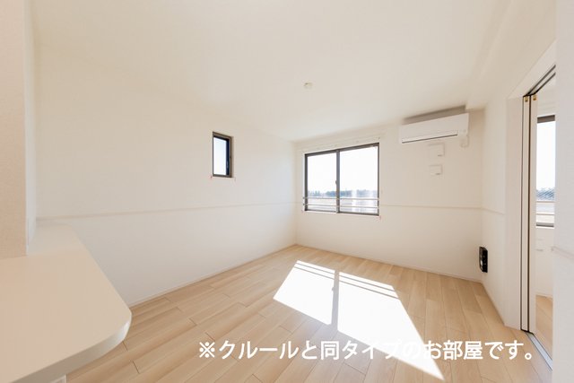 居室・リビング　こちらの居間で趣味の時間をお楽しみください