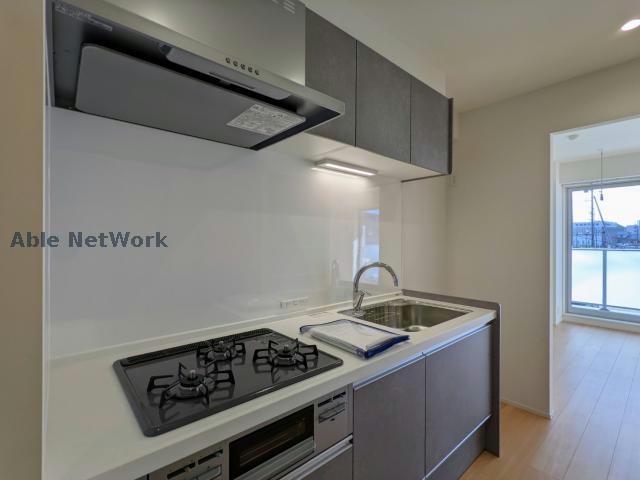 キッチン　3口コンロ・グリル付