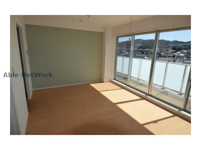 居室・リビング　明るく開放的なリビング