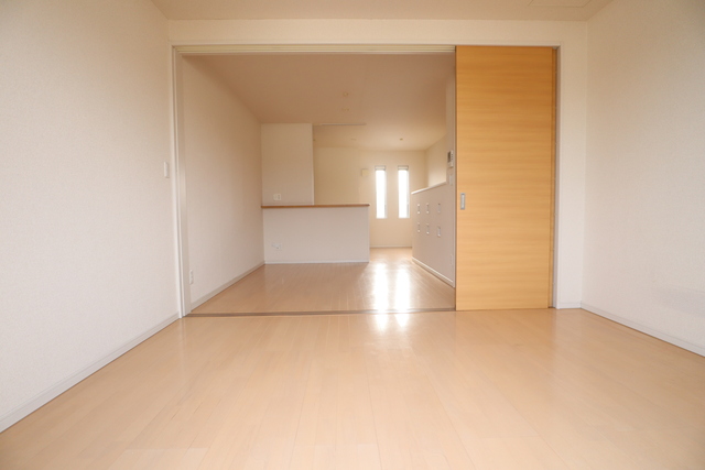 居室・リビング　参考写真（同物件別部屋）