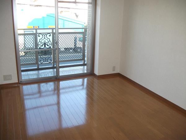 居室・リビング　※別部屋の参考写真です。