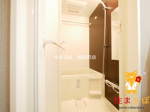 バス・シャワールーム　「見た目じゃなく、心に“しっくりくる”を大切に。」