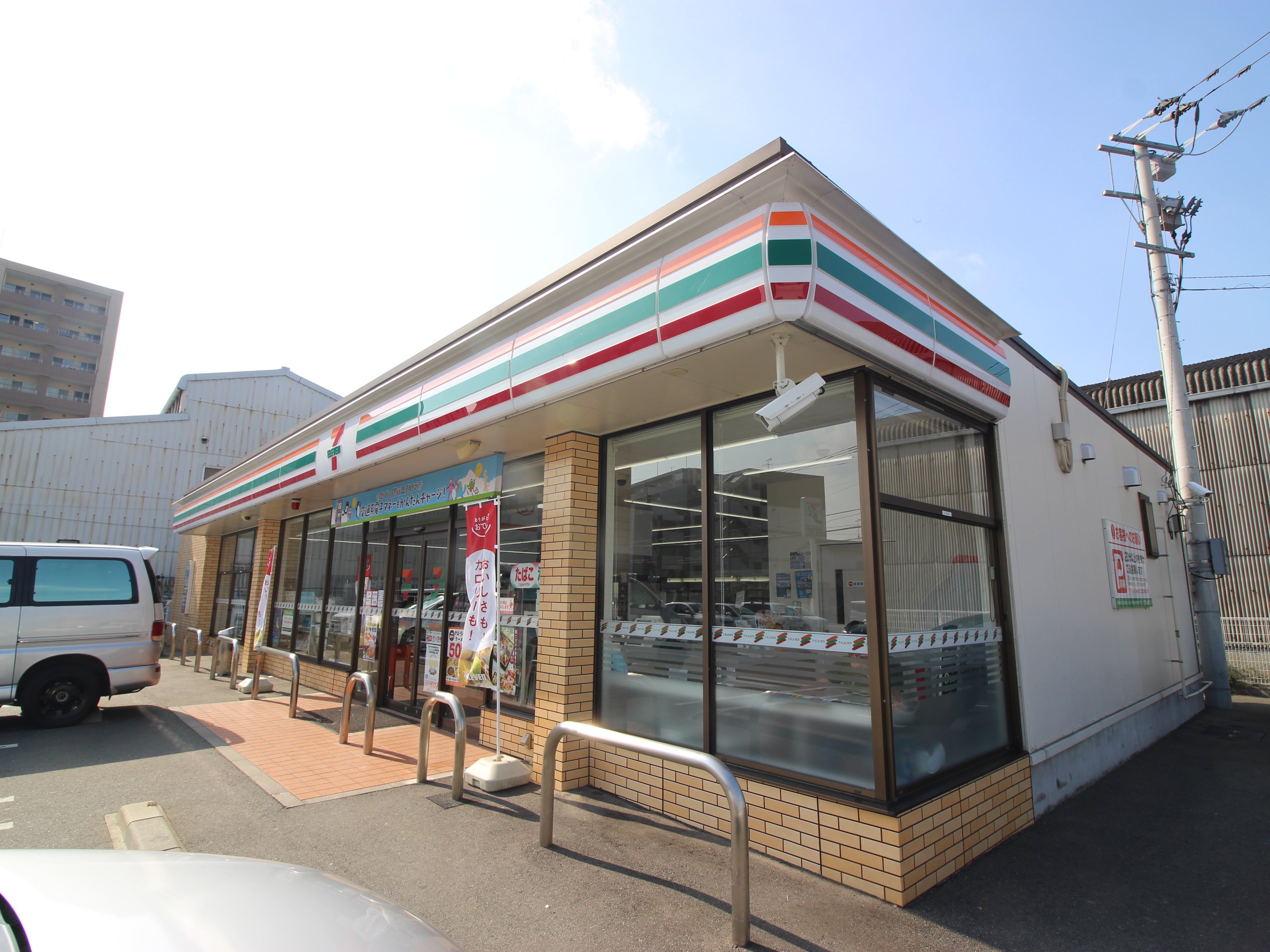 コンビニ　セブンイレブン福岡松島4丁目店（コンビニ）まで651m