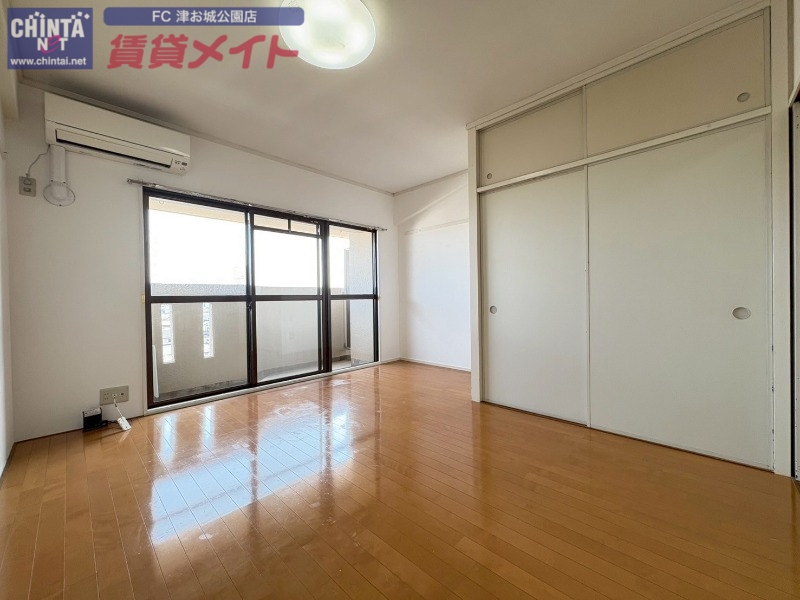 居室・リビング　別部屋参考写真です。