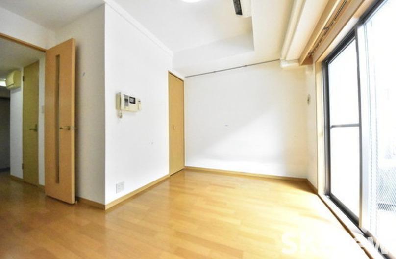 居室・リビング　別号室の写真です