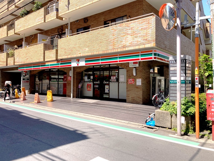 コンビニ　セブンイレブン上目黒3丁目店（コンビニ）まで53m