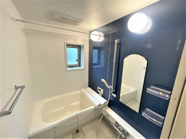 バス・シャワールーム　追い炊き機能付き