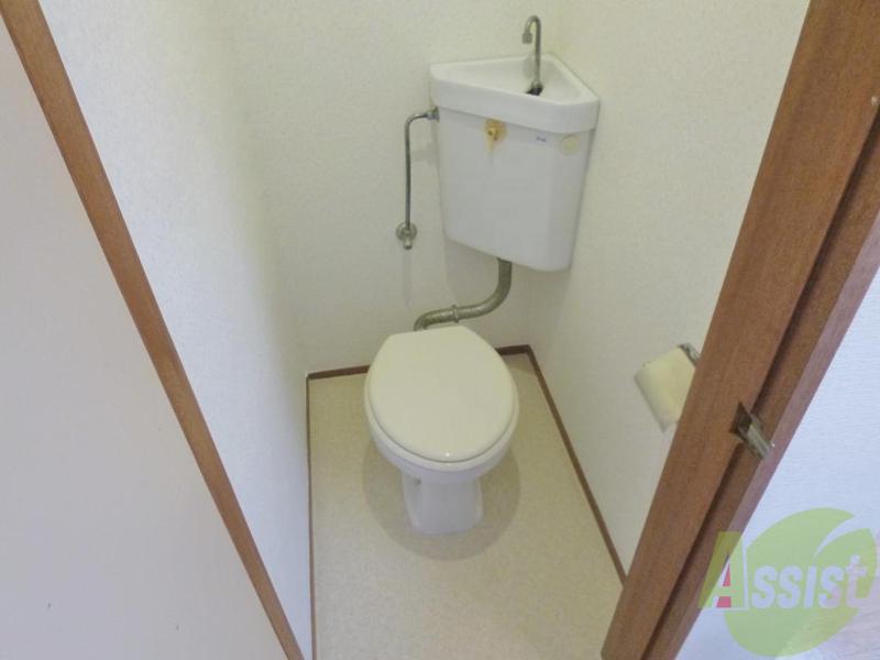 トイレ　トイレは白いクロスで清潔感があっていいですね～