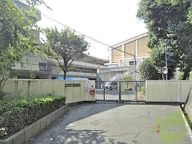 中学校　南千里中学校（中学校）まで879m