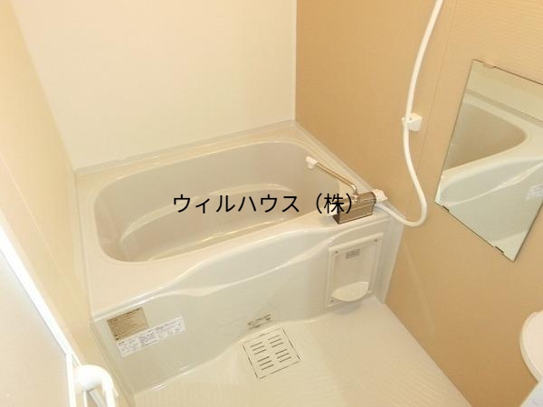 バス・シャワールーム　浴室乾燥機付きバス！