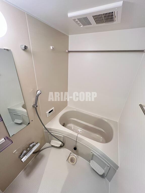 バス・シャワールーム　（同仕様）追炊き浴室乾燥機能付きバスルーム！