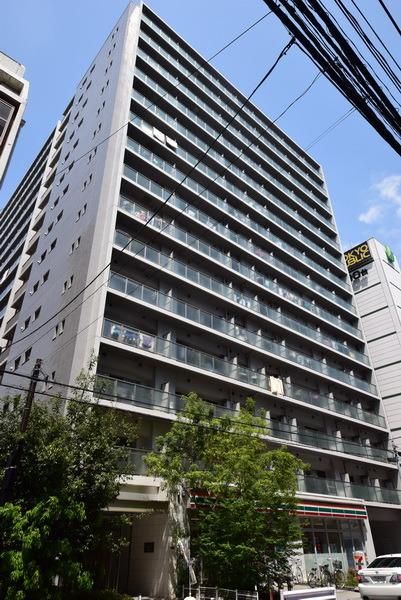 建物外観　地上15階建て