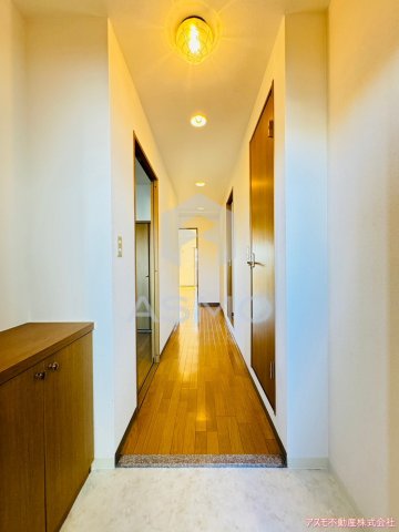 玄関　同マンション別部屋　参考写真