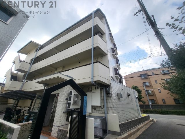 建物外観　敷地内に駐輪場があります♪