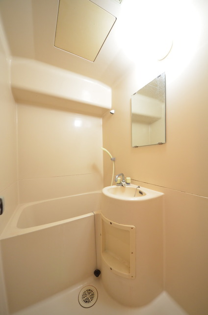 バス・シャワールーム　★ゆったりとしたバスルームで癒しのひと時を…★