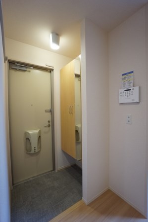 玄関　※別号室参考写真