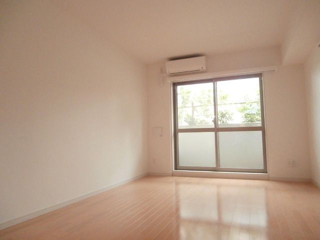 居室・リビング　★築浅で綺麗なお部屋です★