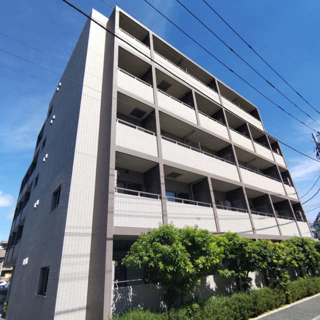 建物外観　５階建ての賃貸マンション