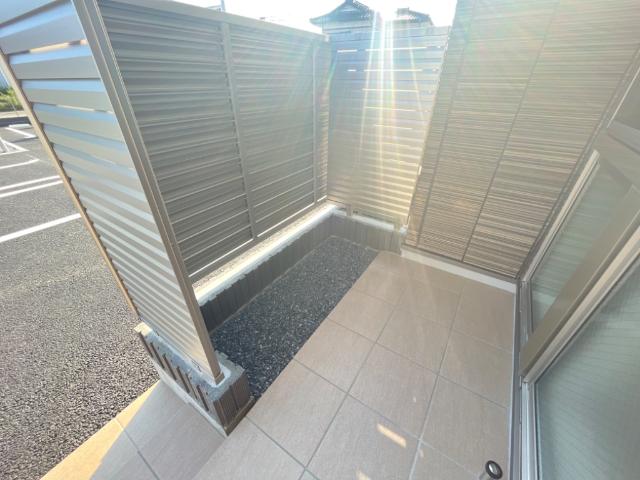 エントランス　テラス（イメージ）