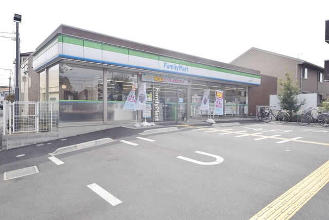 コンビニ　ファミリーマート 川口前川店（コンビニ）まで663m
