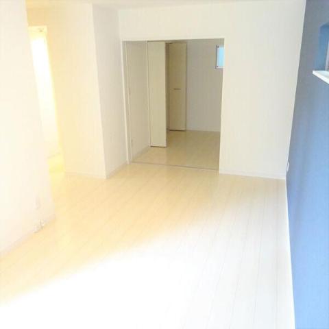 居室・リビング　室内