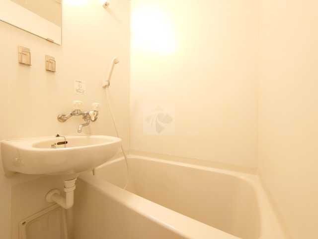 バス・シャワールーム　G APARTMENT B