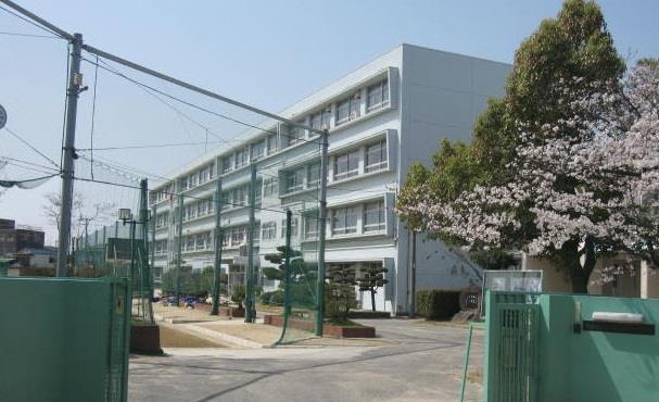 中学校　寝屋川市立第五中学校（中学校）まで270m