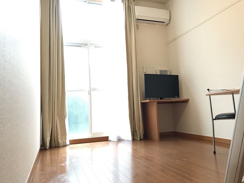 居室・リビング　2階は絨毯仕様