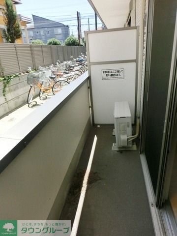 バルコニー　広々バルコニー