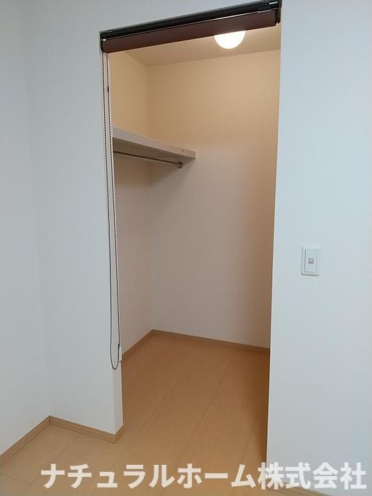 収納　ウォークインクローゼット