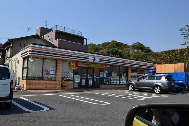 コンビニ　セブンイレブン山手町店（コンビニ）まで402m