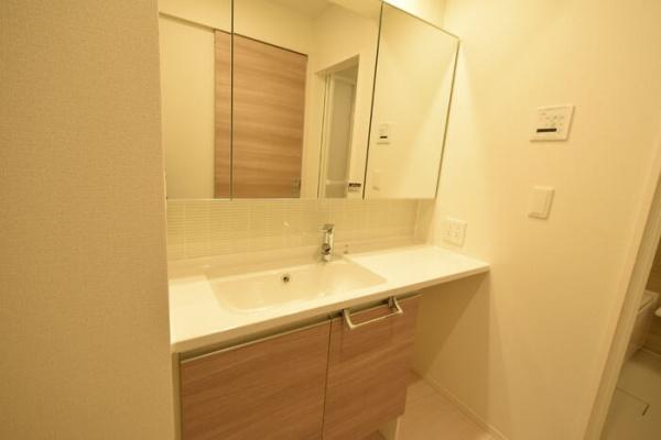 洗面設備　※同物件内の別のお部屋の室内写真