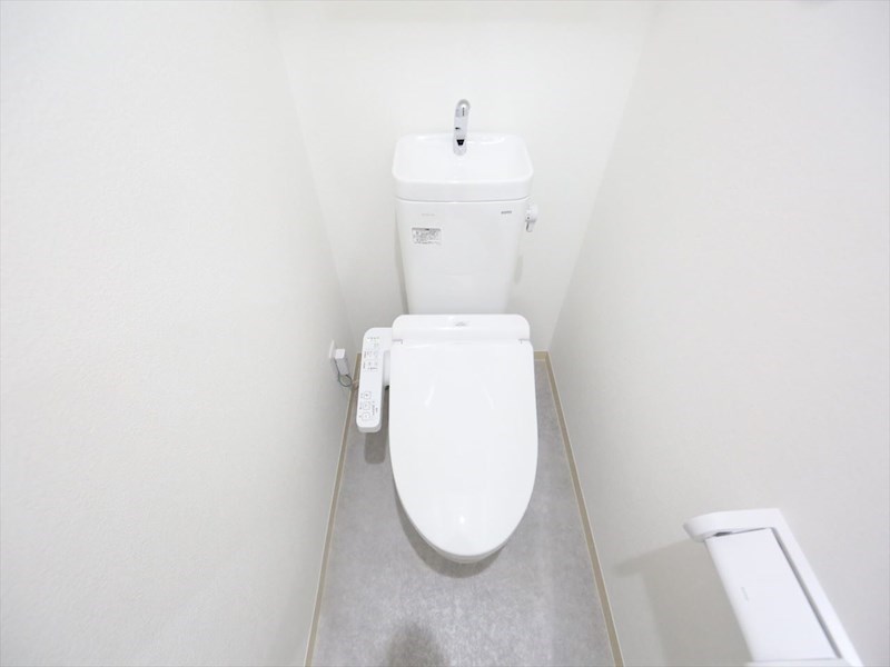 トイレ　温水洗浄暖房便座付トイレ