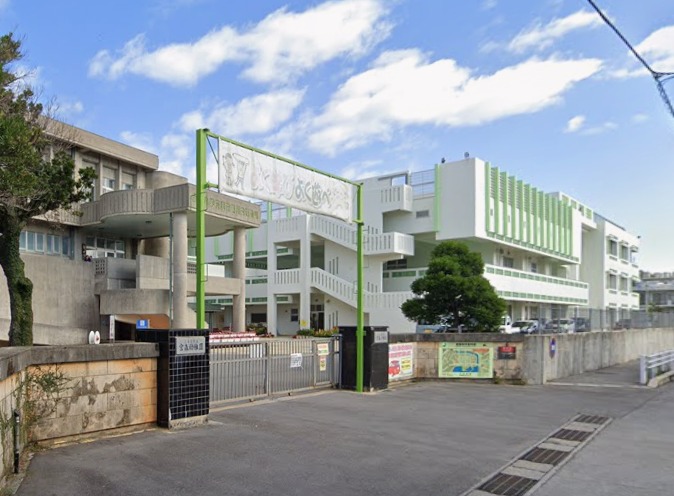 小学校　うるま市立宮森小学校（小学校）まで334m