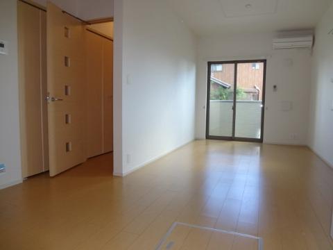 居室・リビング　室内